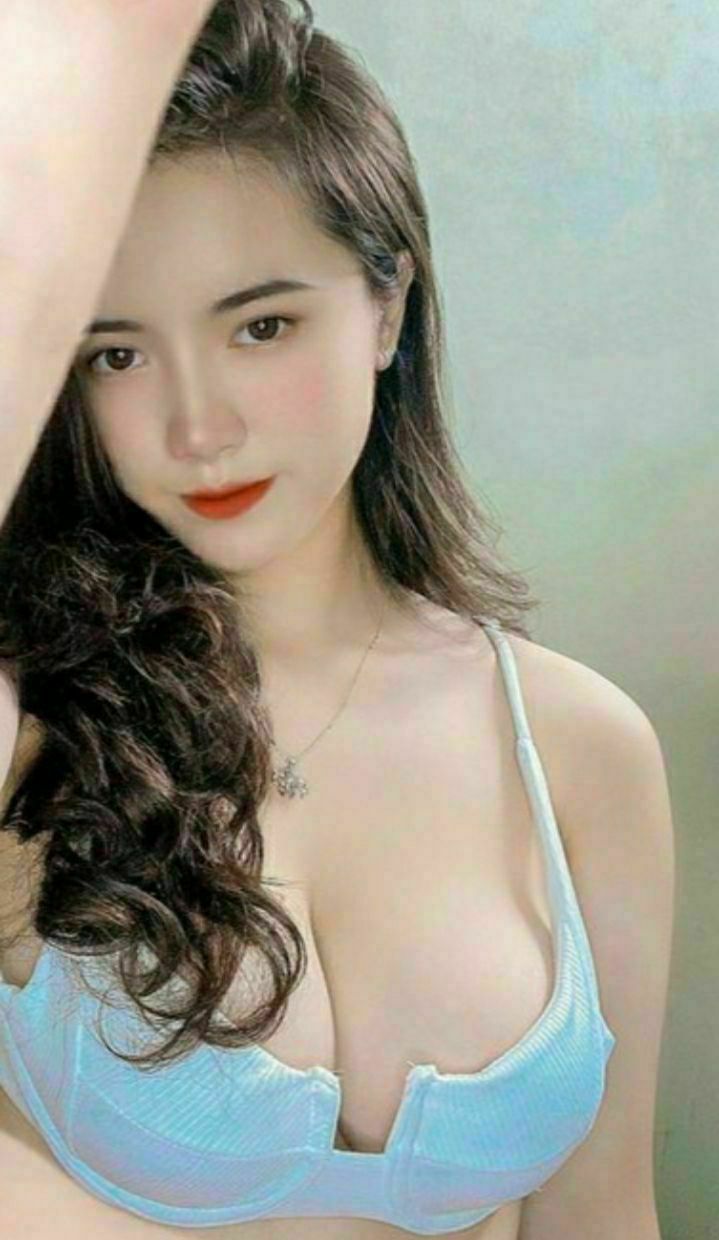 đến nhà tình nhân chơi thì phát hiện chị gái cô ấy ngon hơn, thanh niên tranh thủ…